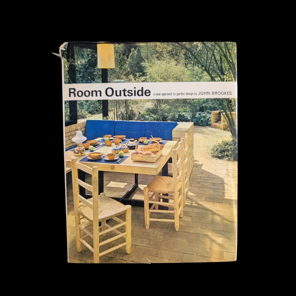 Room Outside A New Approach to Garden Design John Brookes 1970 Viking Press Book